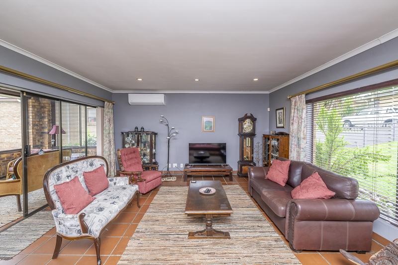 4 Bedroom Property for Sale in Chrismar Western Cape